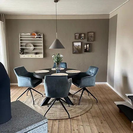 Stor Lys Pa 100 Kvm, Beliggenhed Apartament